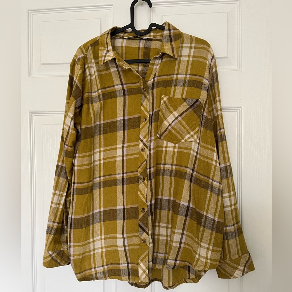 Trendy relaxed fit flannel, worn twice